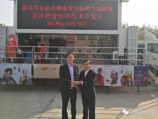 1539911616546761.png 3.png